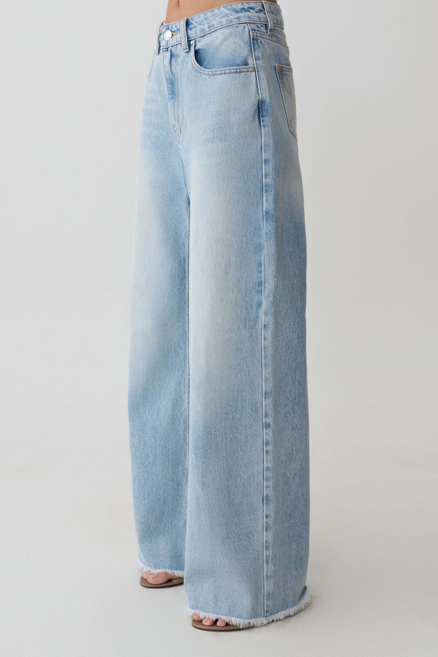 Sebastian Straight Leg Denim Jeans With Fray Hem - Washed Light Blue
