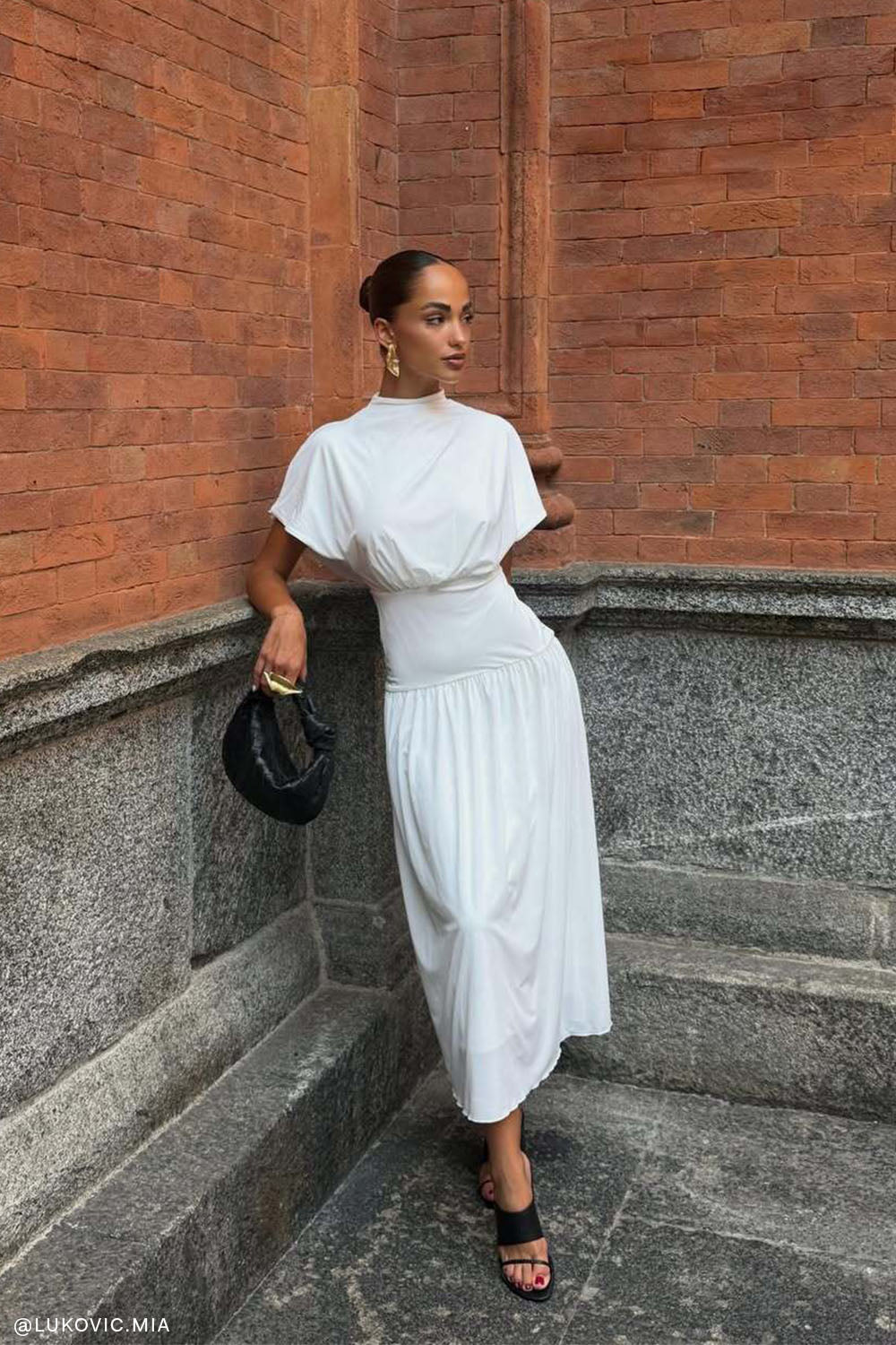 MESHKI ロングドレス ホワイト ホルターネック Ailla High Neck Cowl Midi Dress - White | MESHKI