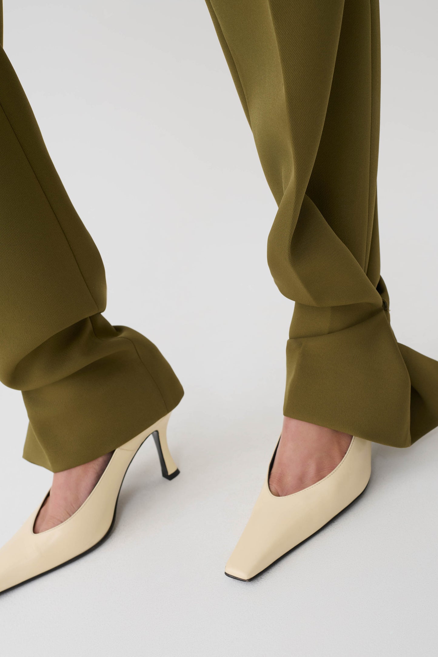 Hazel Pleated Suiting Pants - Olive