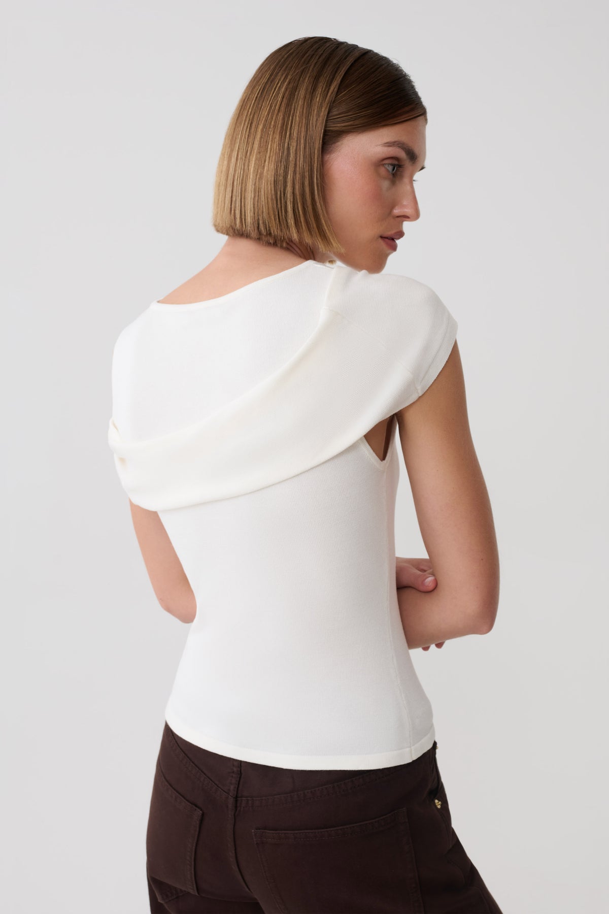 Deon Twist Detail Knit Top - White