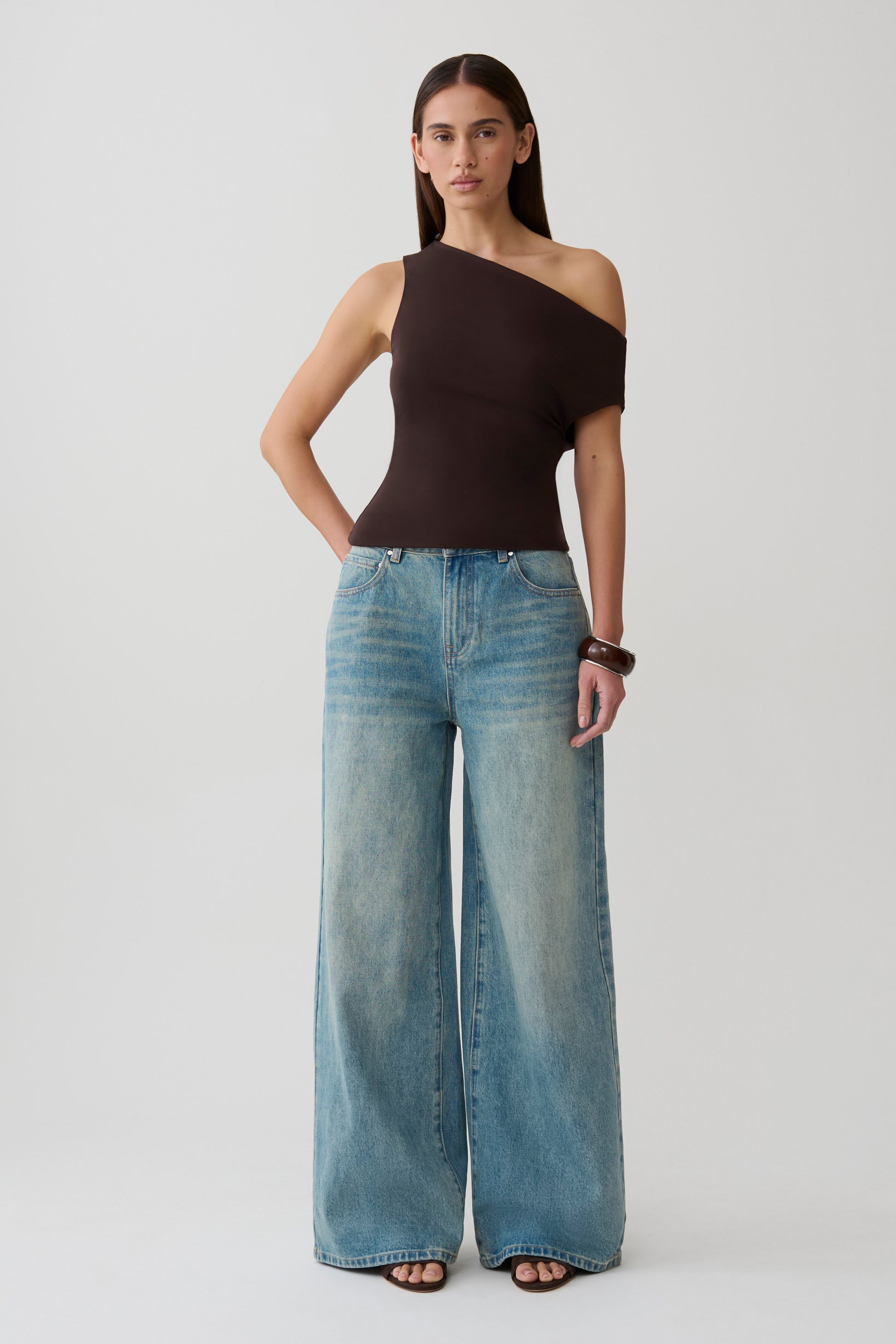 Yuna Short Sleeve Draped Hardware Top - Chocolate #8