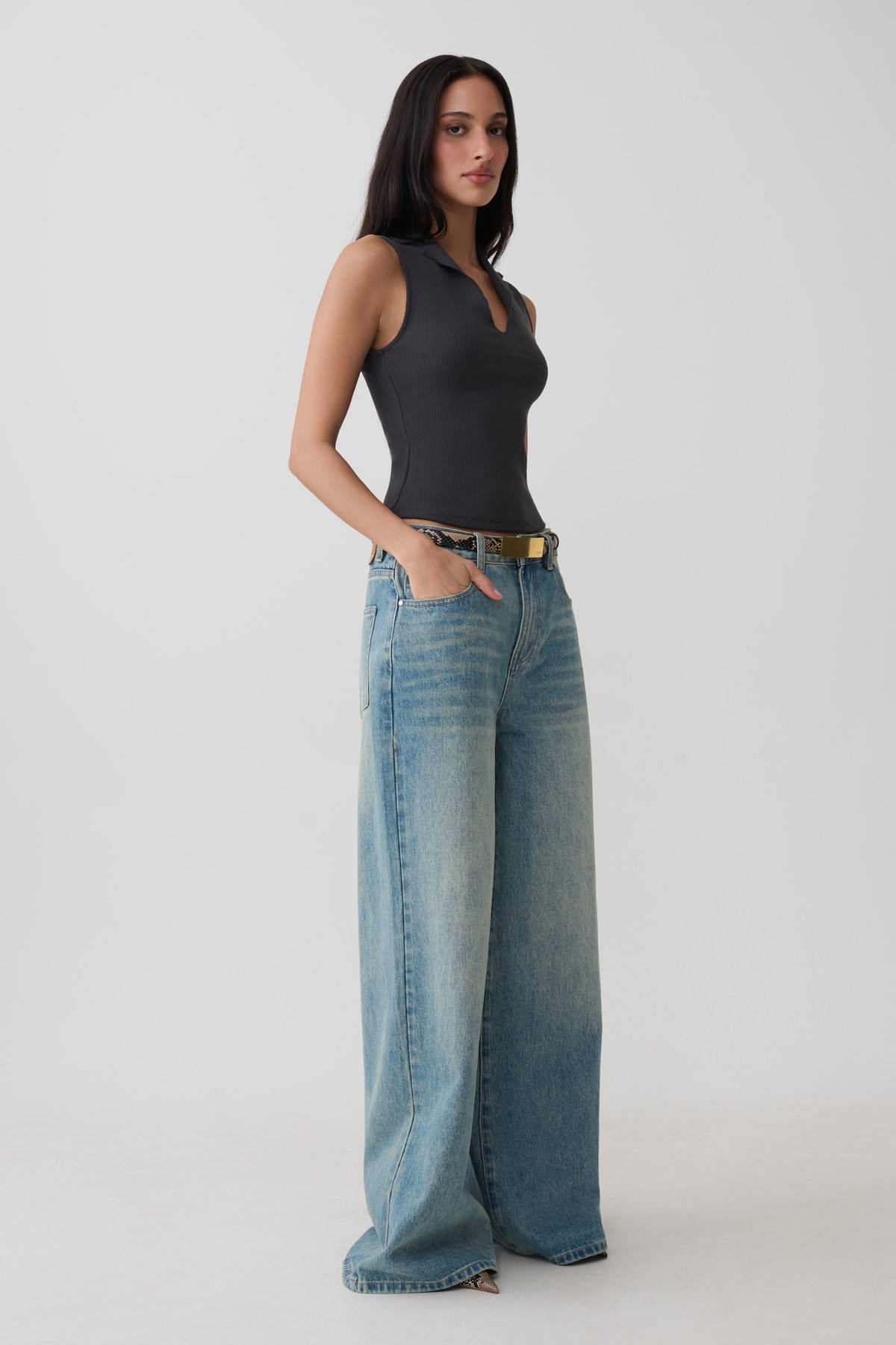 Myrtle Ribbed Sleeveless Lapel Top - Dark Charcoal