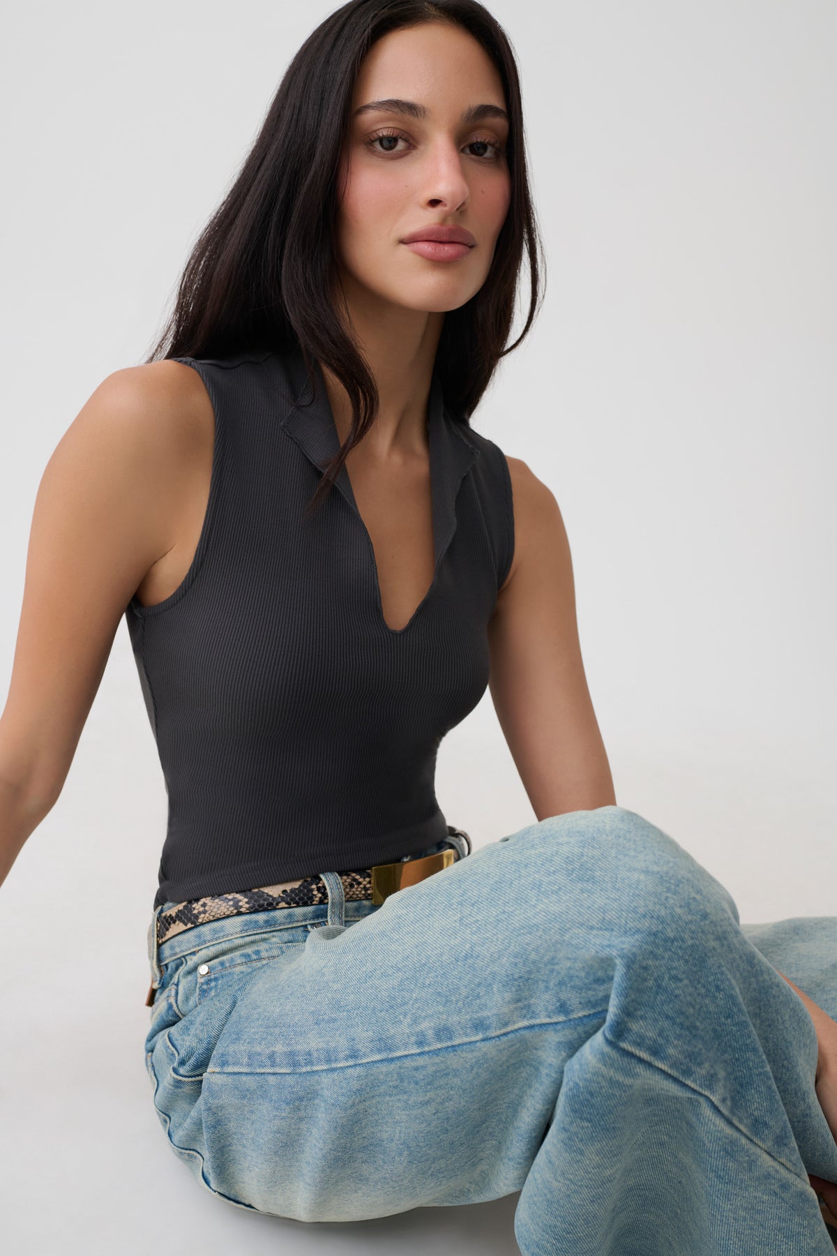 Myrtle Ribbed Sleeveless Lapel Top - Dark Charcoal