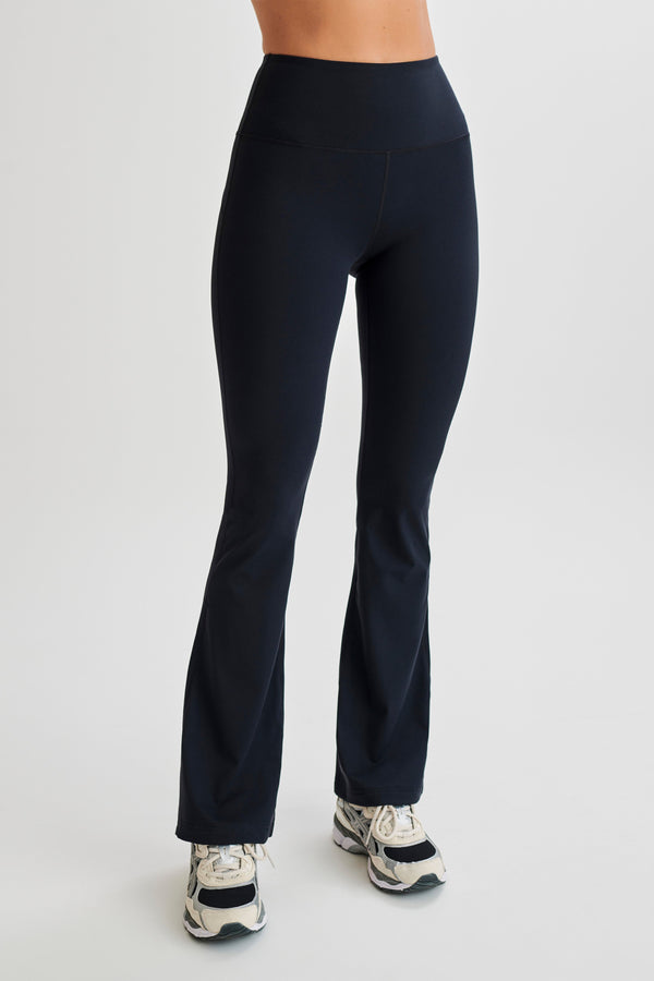 Jesse Flared Yoga Pants - Black - MESHKI