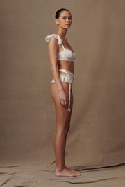 Isadora Lace Crossover Suspenders - White