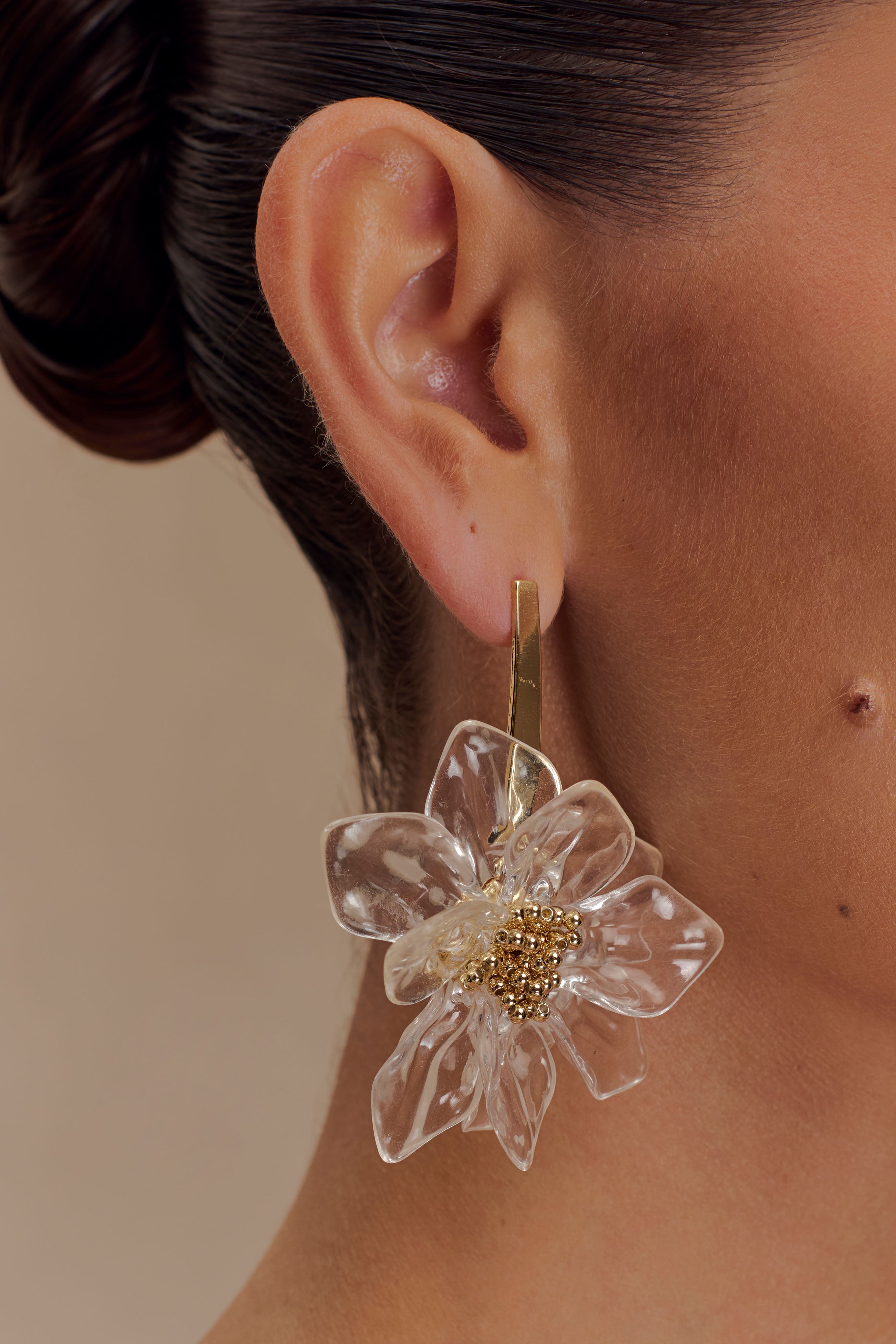 Naomi Acrylic Flower Earring - Gold | MESHKI