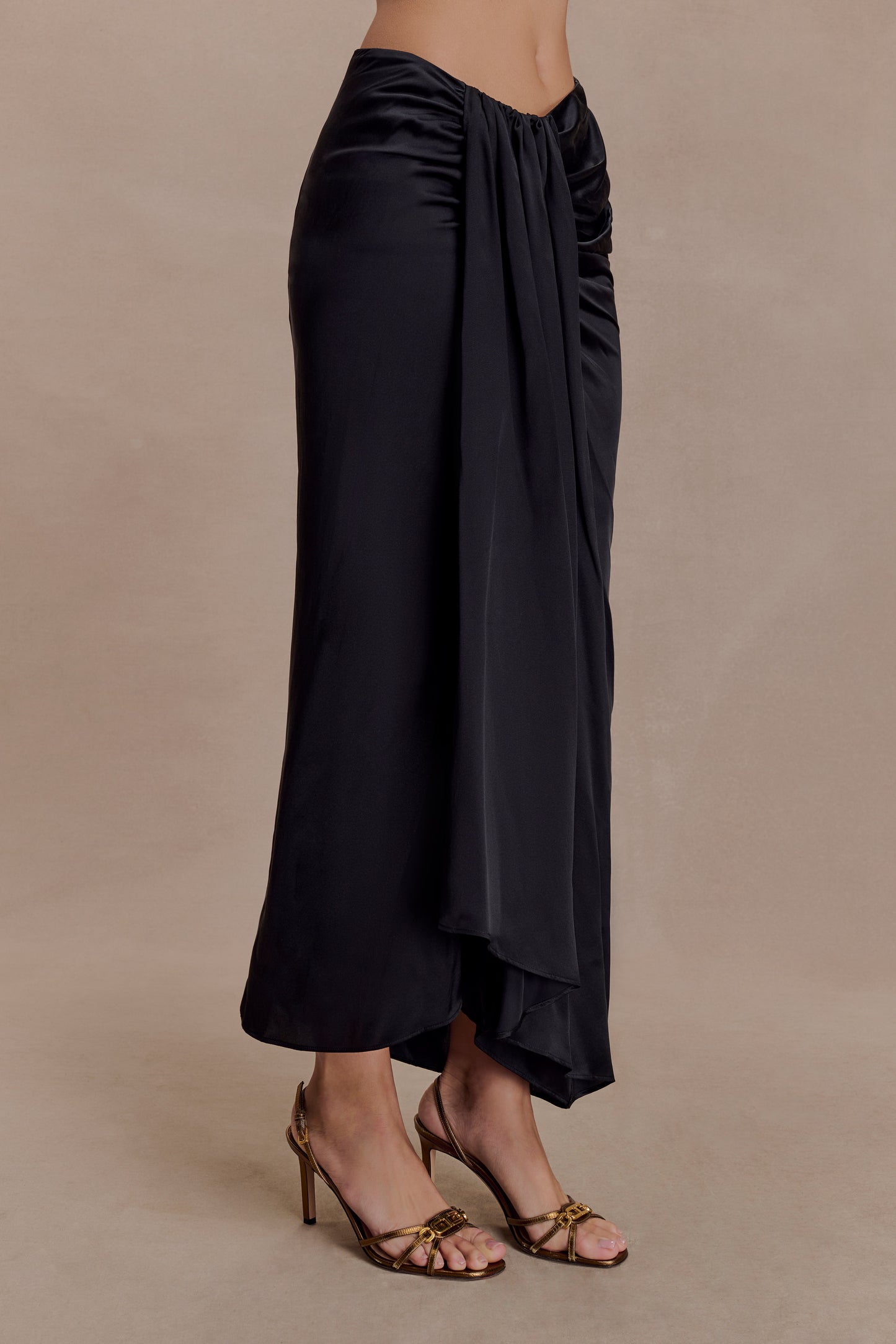 Zendaya Silk Midi Skirt - Black