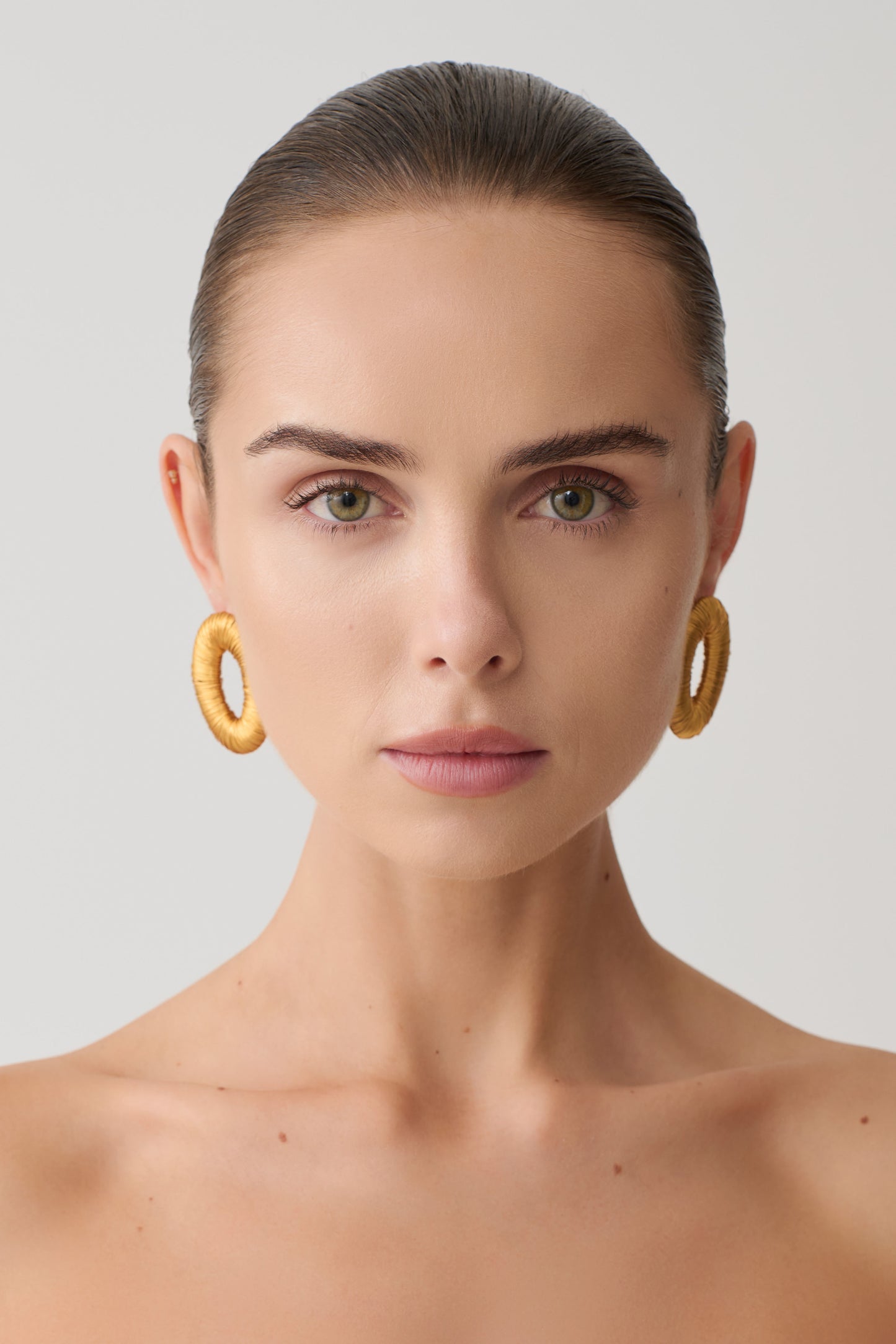 Yara Metal Wounded Stud Earring - Gold