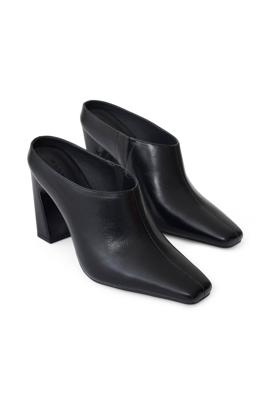 Conne Pointed Mule Wedge - Black