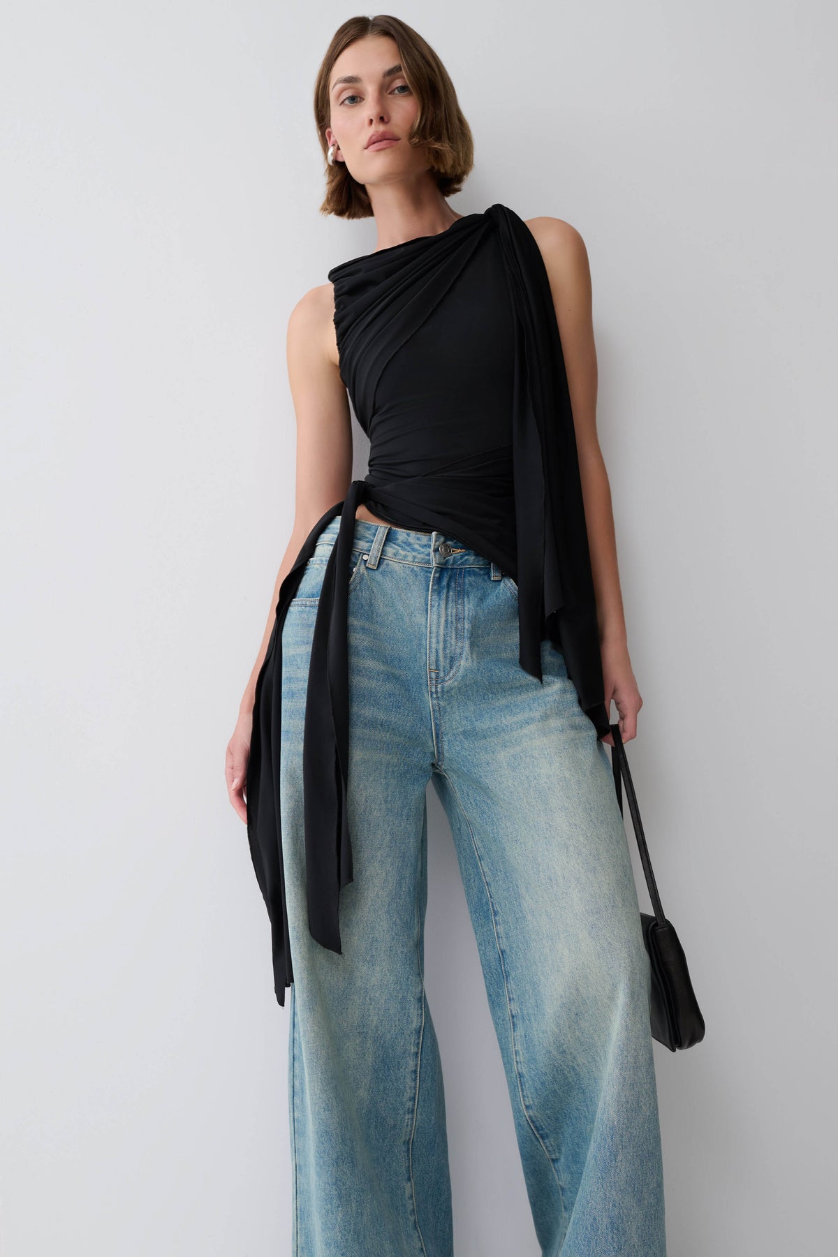 Amabel Gather Knot Sleeveless Top - Black