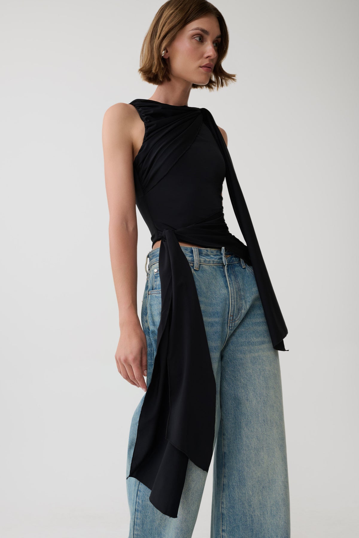 Amabel Gather Knot Sleeveless Top - Black